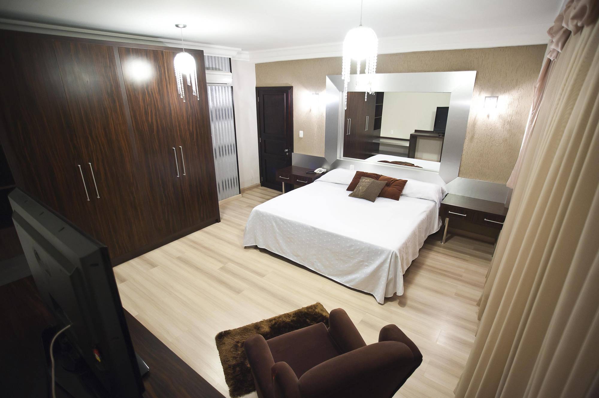 Hotel Lang Palace - Fica No Centro Da Cidade Chapecó Exterior foto